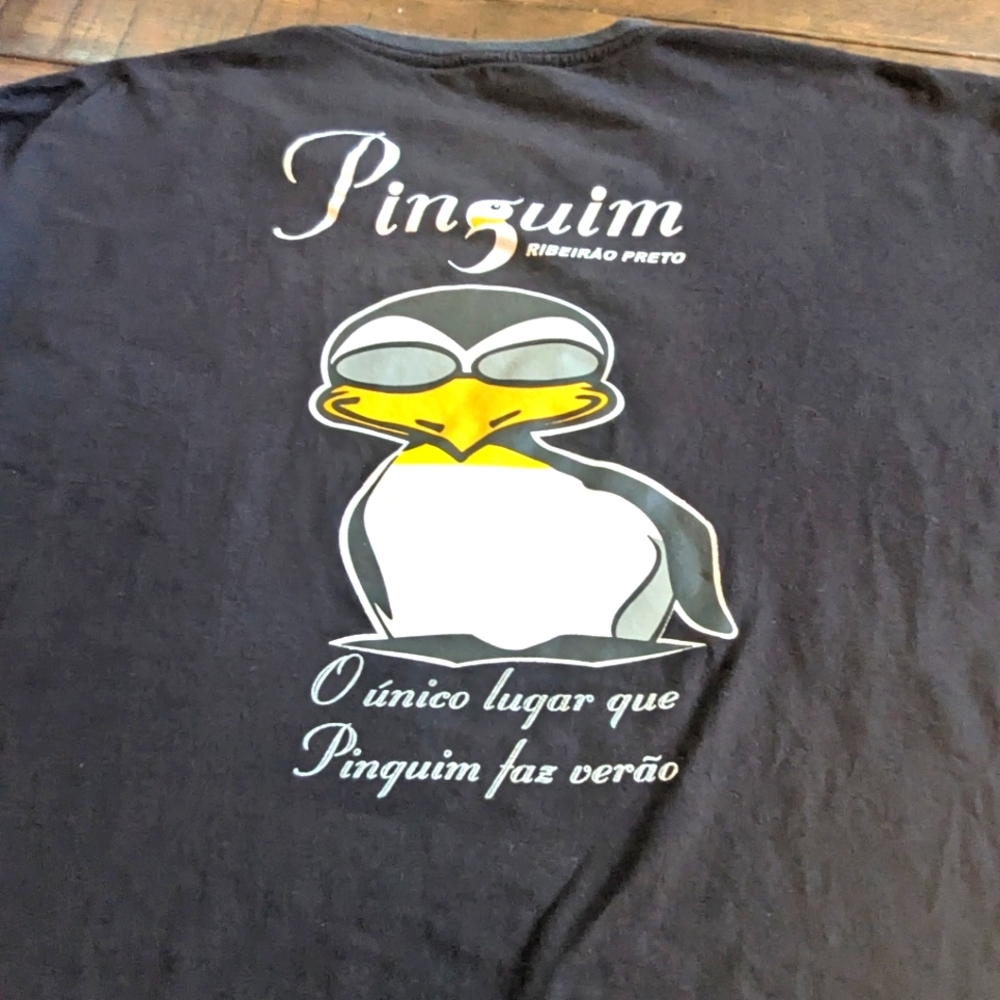 Brazilian Pinquim Tshirt (Portuguese Writing)